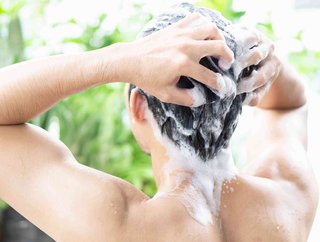 5 Cara Memilih Shampoo untuk Ketombe dan Rekomendasinyaa