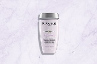 Bain Anti-Pelliculaire Shampoo sampo yang dirancang khusus anti-ketombe dari Kérastase ini menumpas ketombe secara efektif, baik yang kering maupun berminyak.